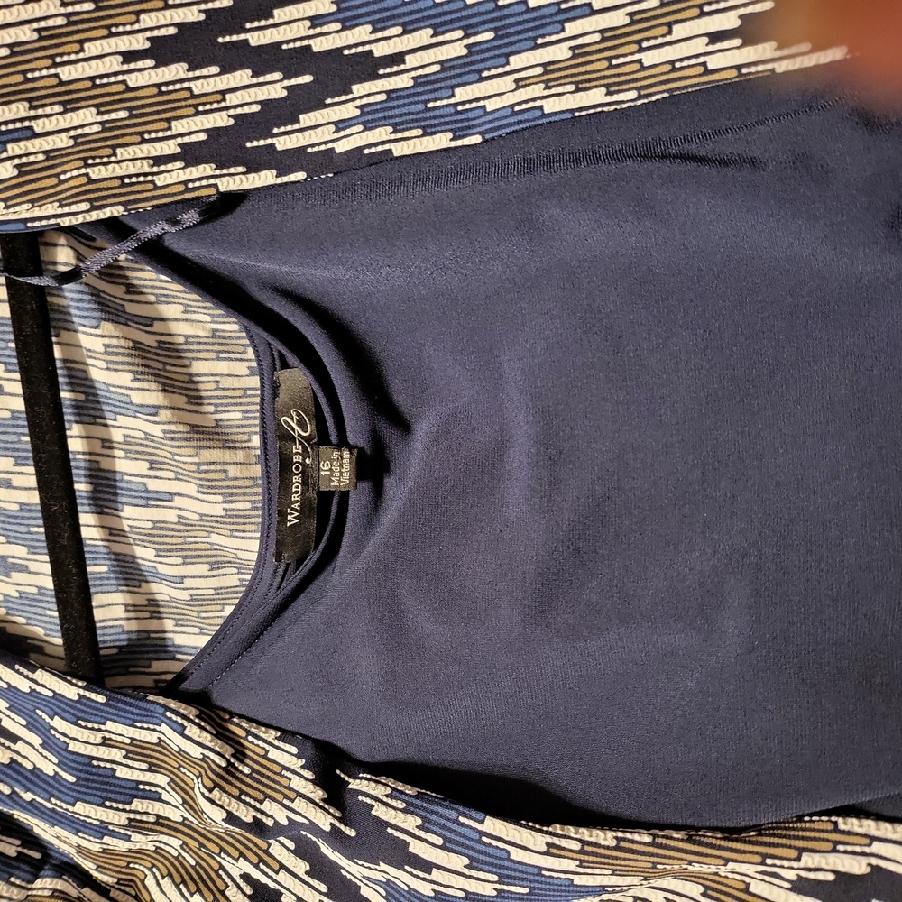 Dress - Picture 4 of 4